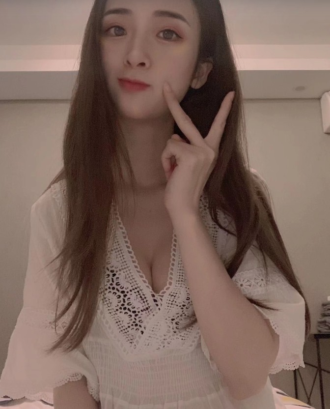 颜值超高的尽欢可乐妹妹，人照无差！